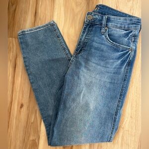 Kut from the Kloth High Rise Ankle Length Slim Straight Jeans